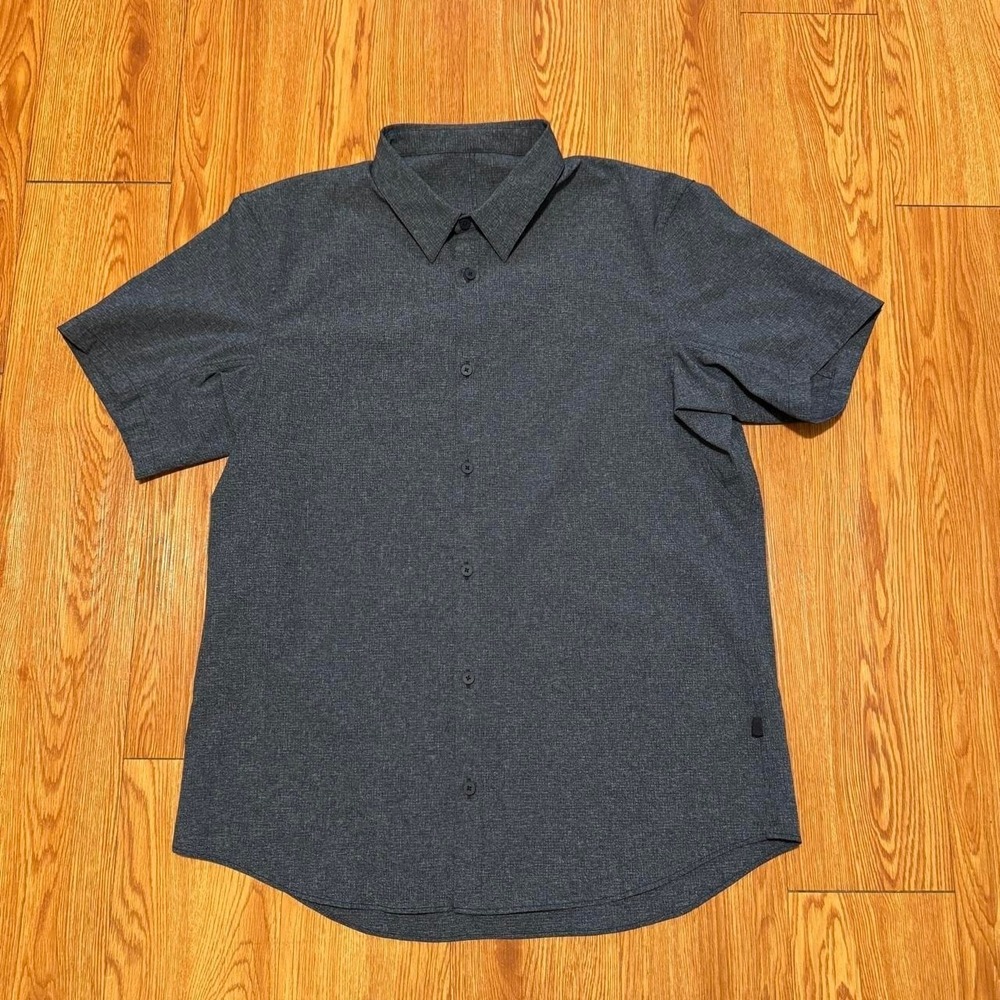 Lululemon Men's Airing Easy Shirt Button Up Blue Vent Size Medium